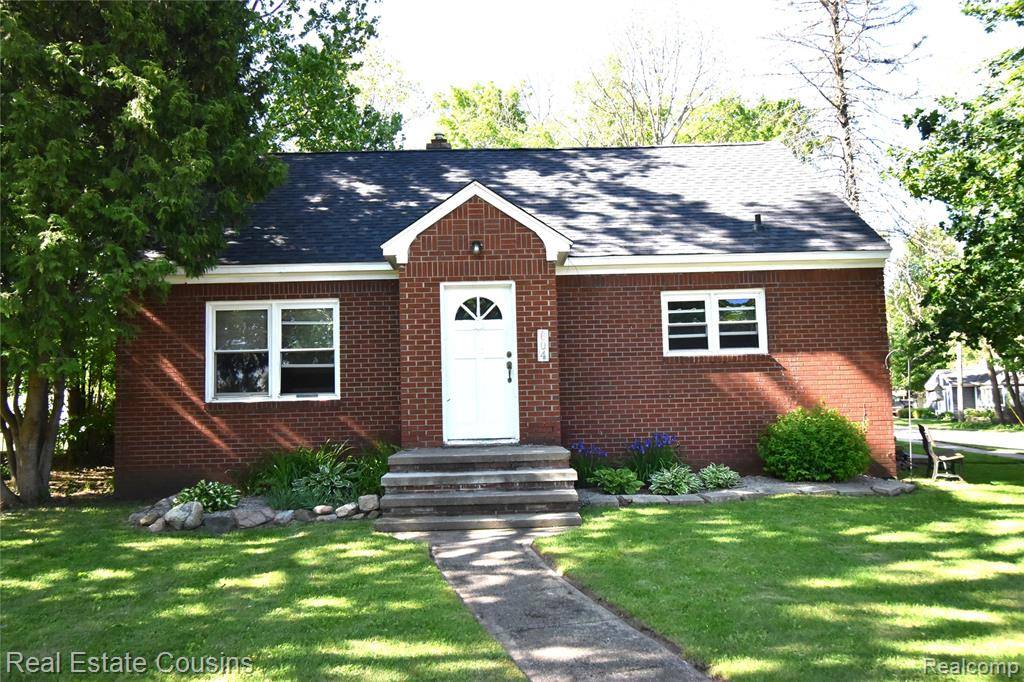 604 MAPLE Street, Howell, MI 48843 2038