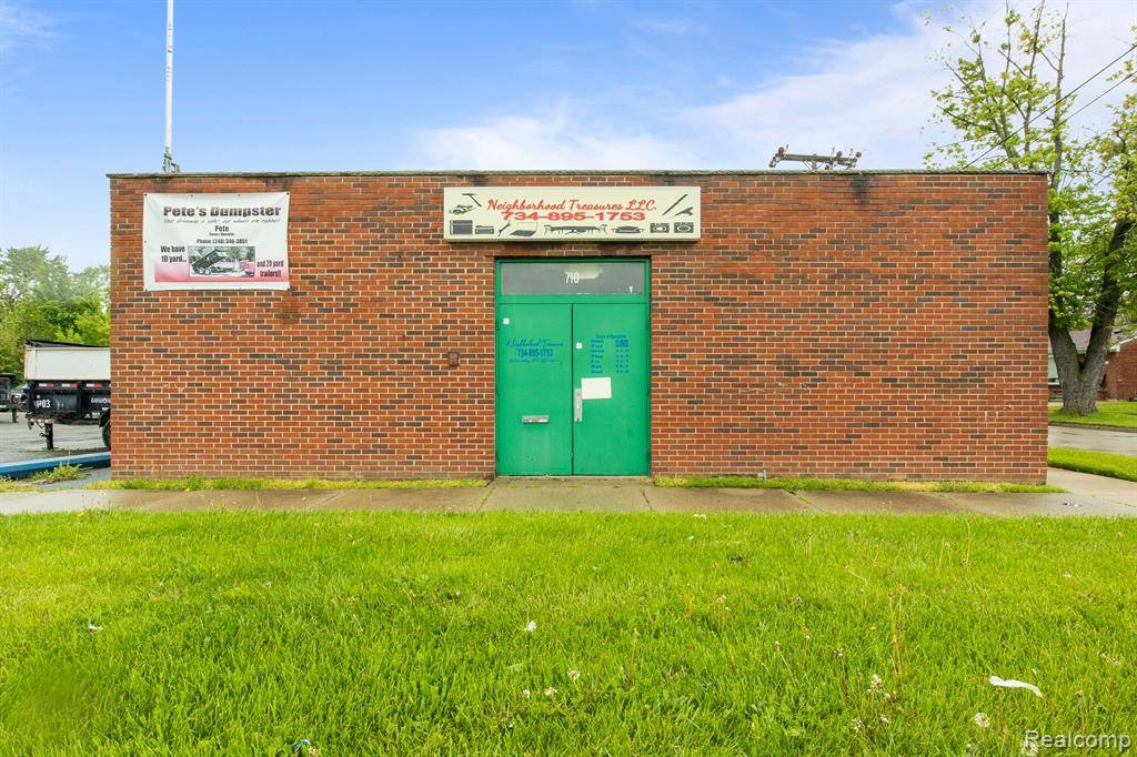 710 MIDDLEBELT Road, Inkster, MI 48141 1175