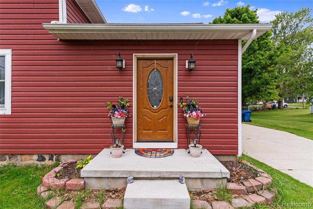 Byron, MI 48418 9577,306 Hamilton Street