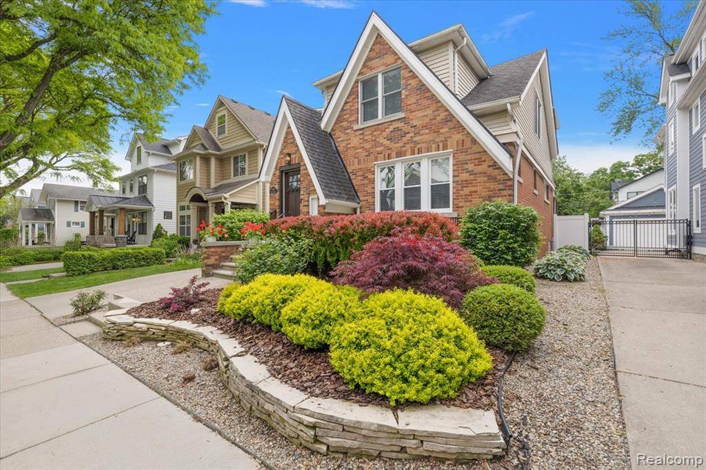 Birmingham, MI 48009 2050,1368 Bird Avenue