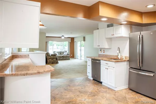 Troy, MI 48083 1752,1723 Kirkton Dr. Drive