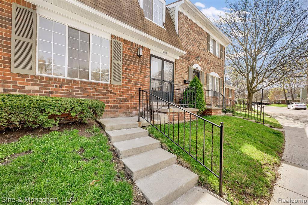 1921 WICKHAM Street, Royal Oak, MI 48073 1120