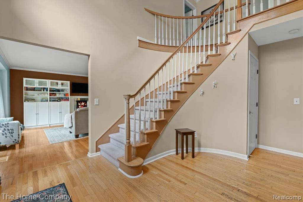 Troy, MI 48085 3287,5182 Shady Creek Drive