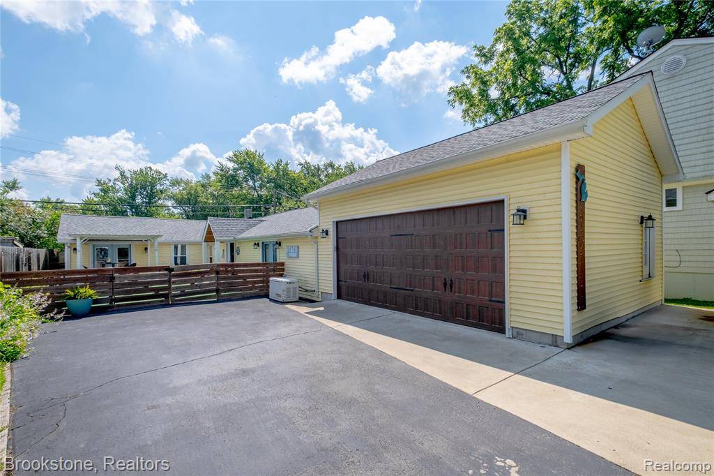 3012 Lansdowne Road, Waterford, MI 48329 2954