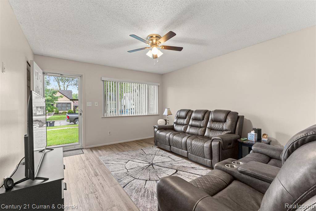 Garden City, MI 48135 2500,5908 Gilman Street