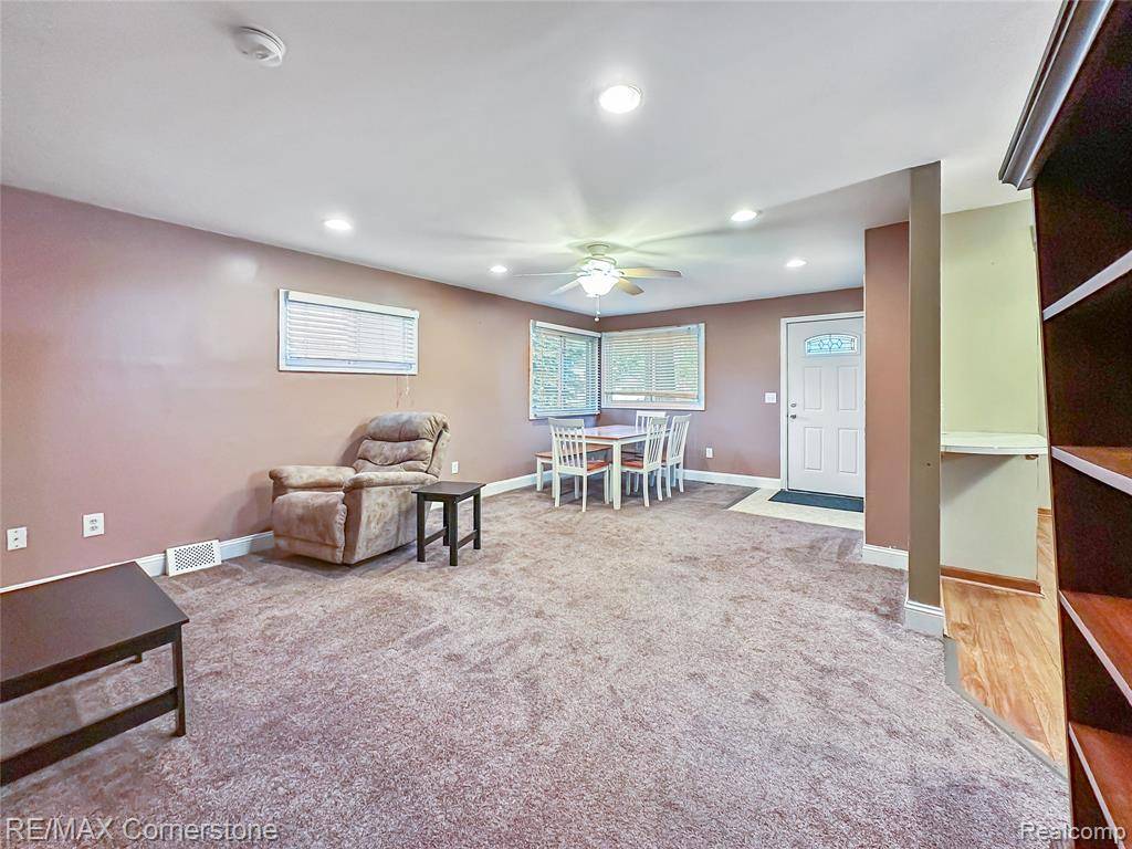 Garden City, MI 48135 1784,32380 Maplewood Street