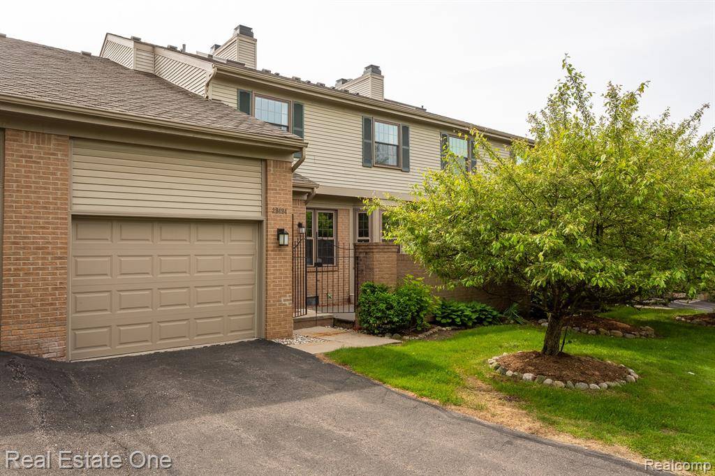 29494 BEAU Ridge, Farmington Hills, MI 48331 2850
