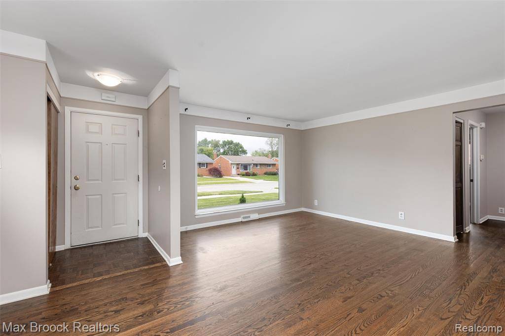 Madison Heights, MI 48071 2048,1751 Chaucer Avenue