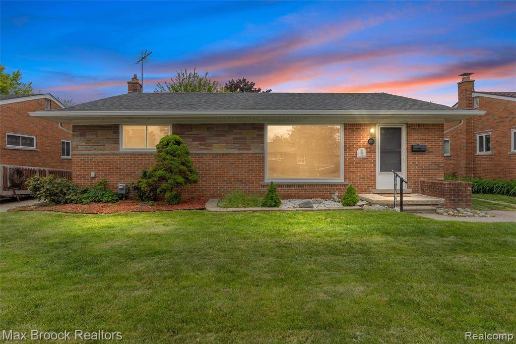 1751 Chaucer Avenue, Madison Heights, MI 48071 2048