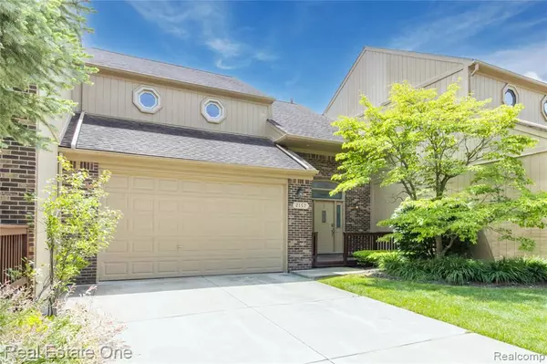 Rochester Hills, MI 48309 3756,2157 Crystal Drive