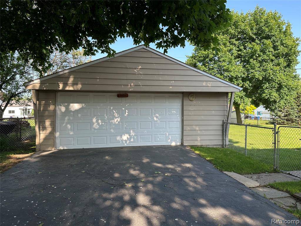 Waterford, MI 48329 3746,2068 Kohler Street
