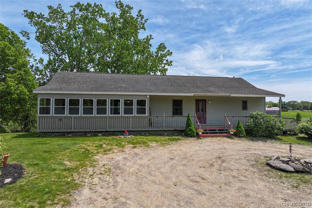 3749 CHASE LAKE Road, Howell, MI 48855 8305