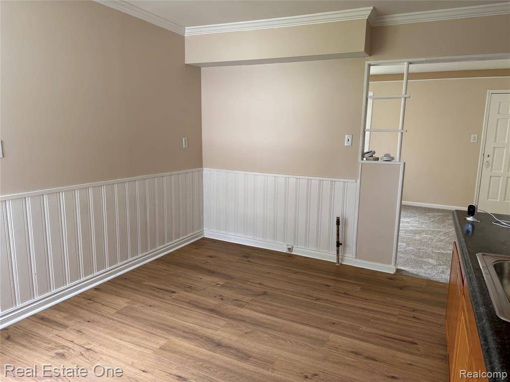 Madison Heights, MI 48071 3239,27637 Dartmouth Street