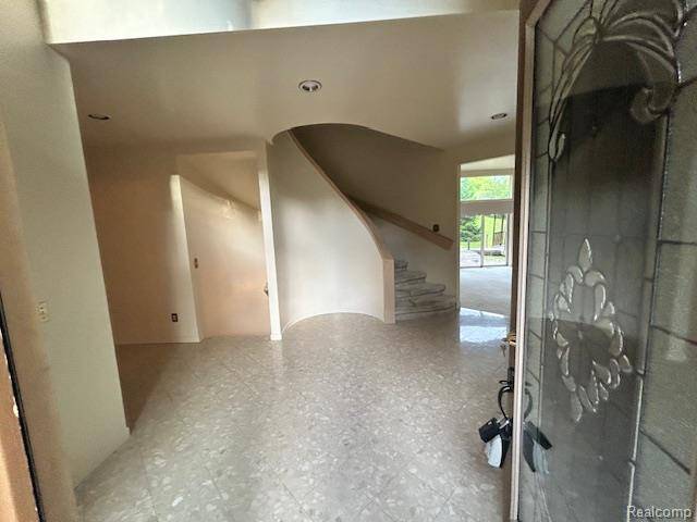 West Bloomfield, MI 48322 3249,6880 Burtonwood Drive