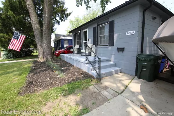 Saint Clair Shores, MI 48080 4045,22505 Harper Lake Avenue