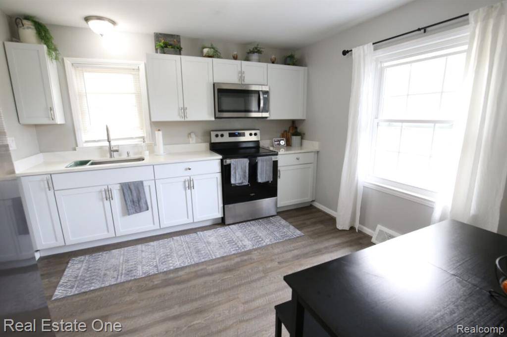 Saint Clair Shores, MI 48080 4045,22505 Harper Lake Avenue