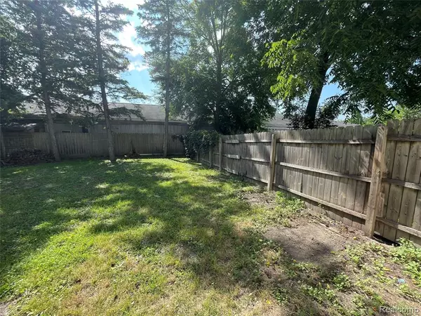 Saginaw, MI 48602 5606,2021 Benjamin Street