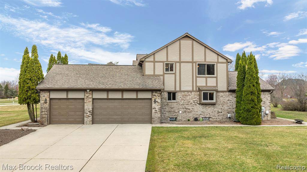 Rochester, MI 48306 4608,4070 GREENBRIAR Court
