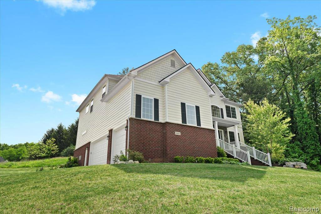 Brighton, MI 48116 9300,5641 Ciderberry Drive