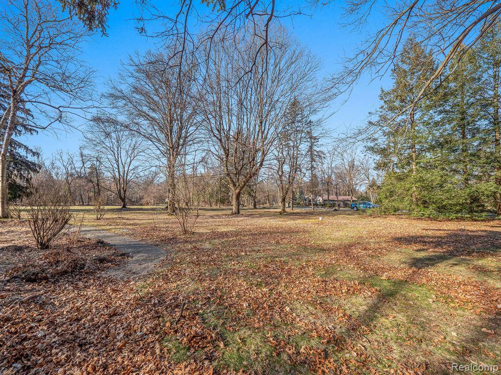 Franklin, MI 48025 1203,31050 BRIARCLIFF Road