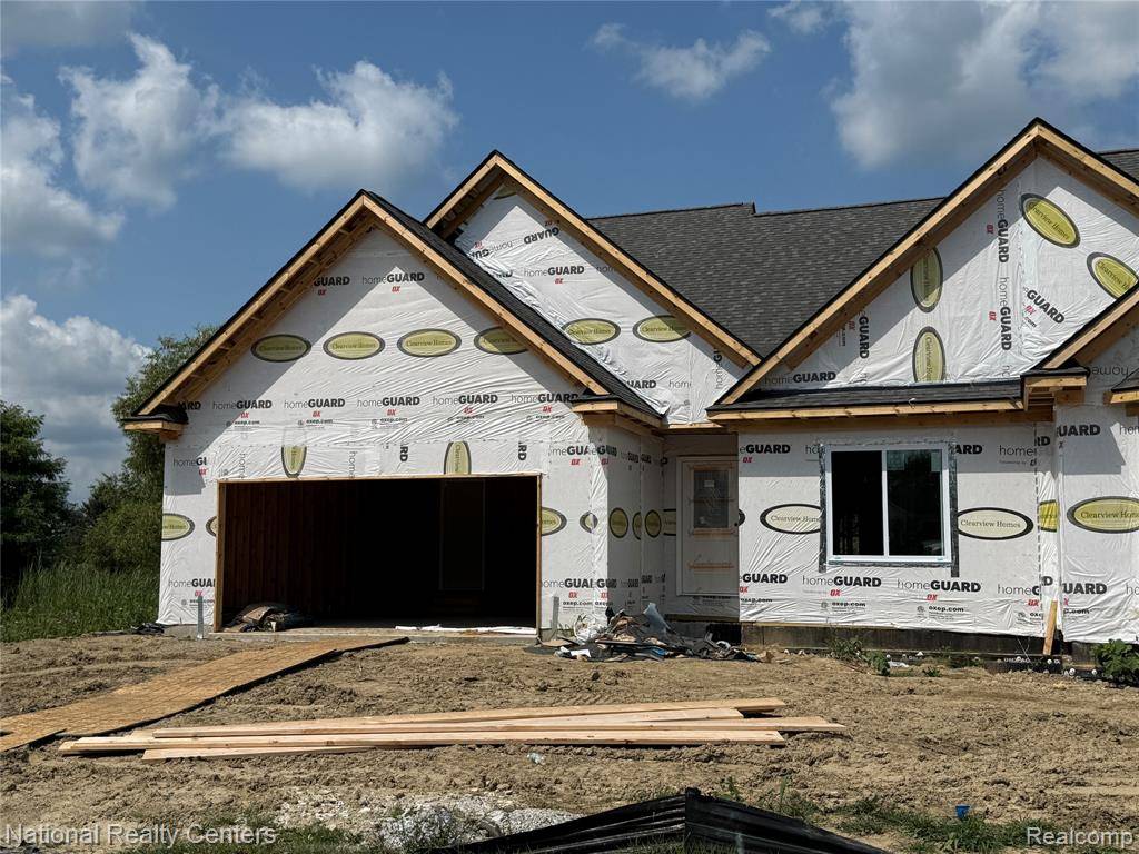 Lapeer, MI 48446 4798,251 Devonshire Drive