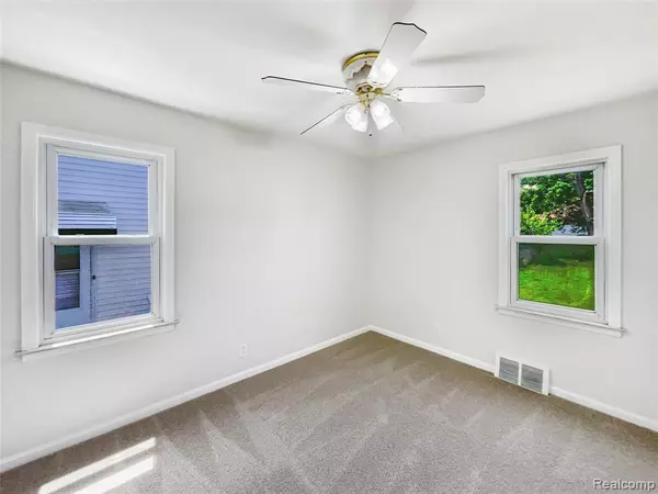 Wyandotte, MI 48192 6430,3894 17th Street