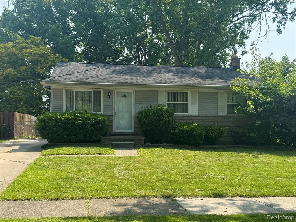 37258 Carpathia Boulevard, Sterling Heights, MI 48310 3845