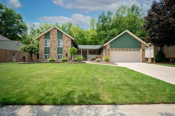 Riverview, MI 48193 8125,17800 Fox Glen Drive