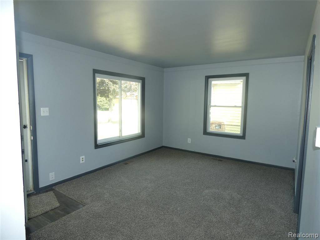 Utica, MI 48089 3438,21054 Ehlert Avenue