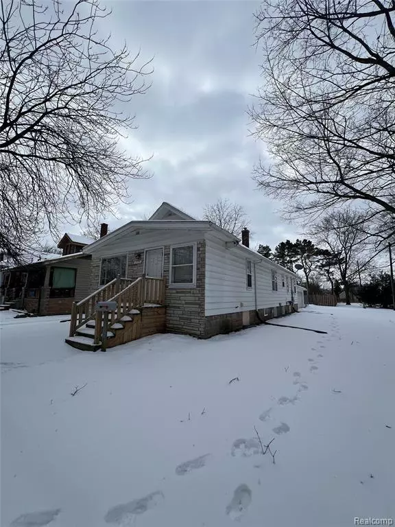 Saginaw, MI 48602 1721,1723 Maine Street
