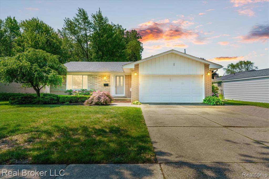 33029 Hampshire Street, Westland, MI 48185 9617