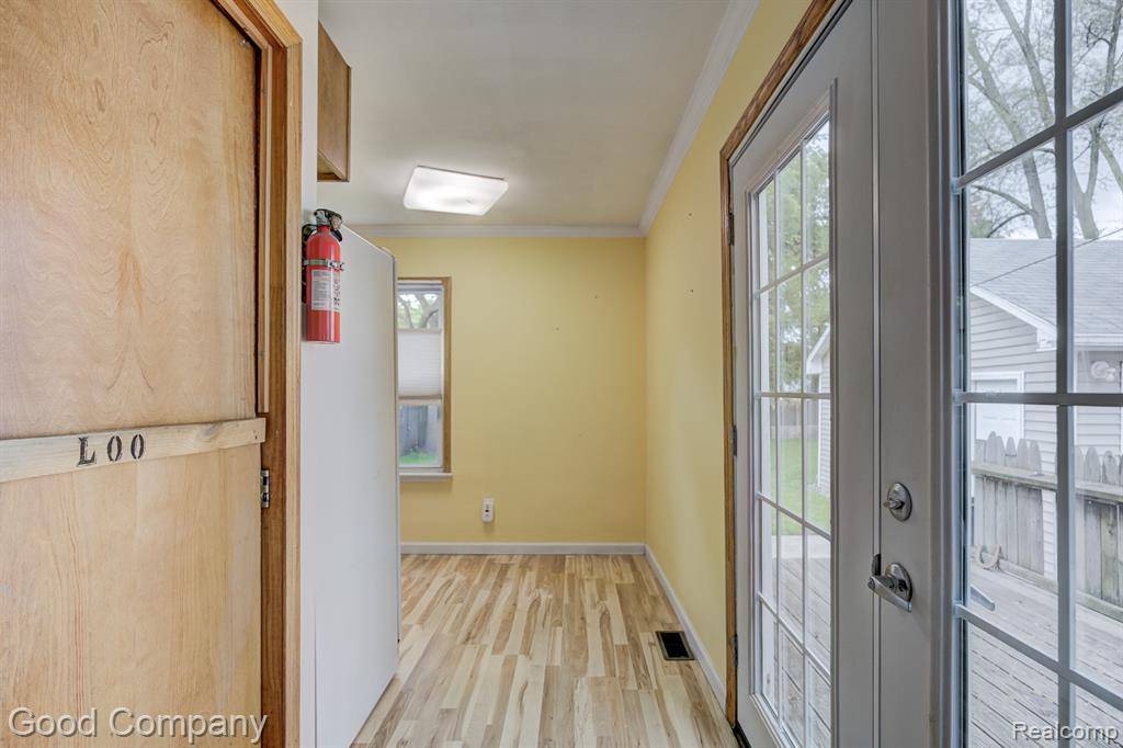 Madison Heights, MI 48071 3353,27410 Groveland Street