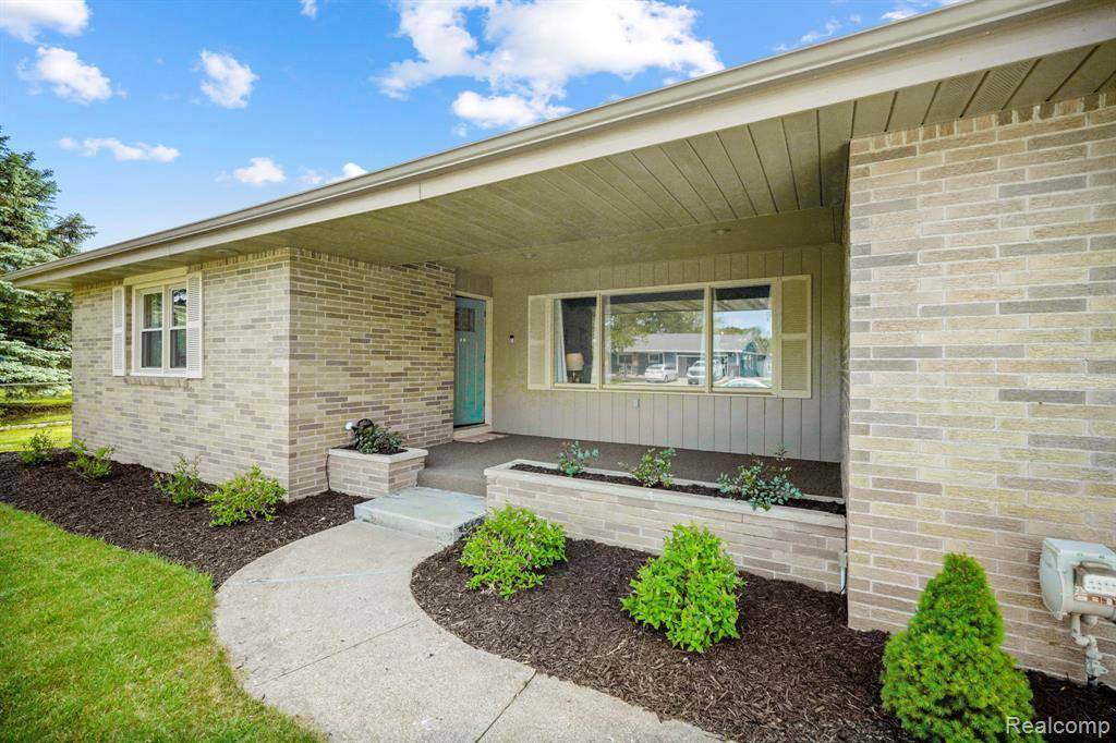 Saint Louis, MI 48880 9449,116 Surrey Road