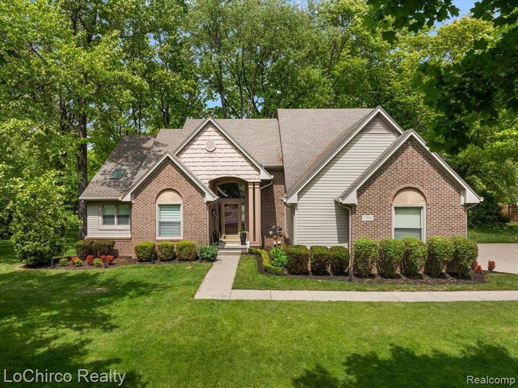 West Bloomfield, MI 48324 2484,7394 Water Oaks Drive