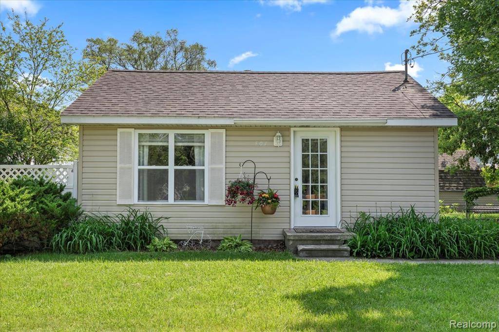 501 Front Street, Holly, MI 48442 1204