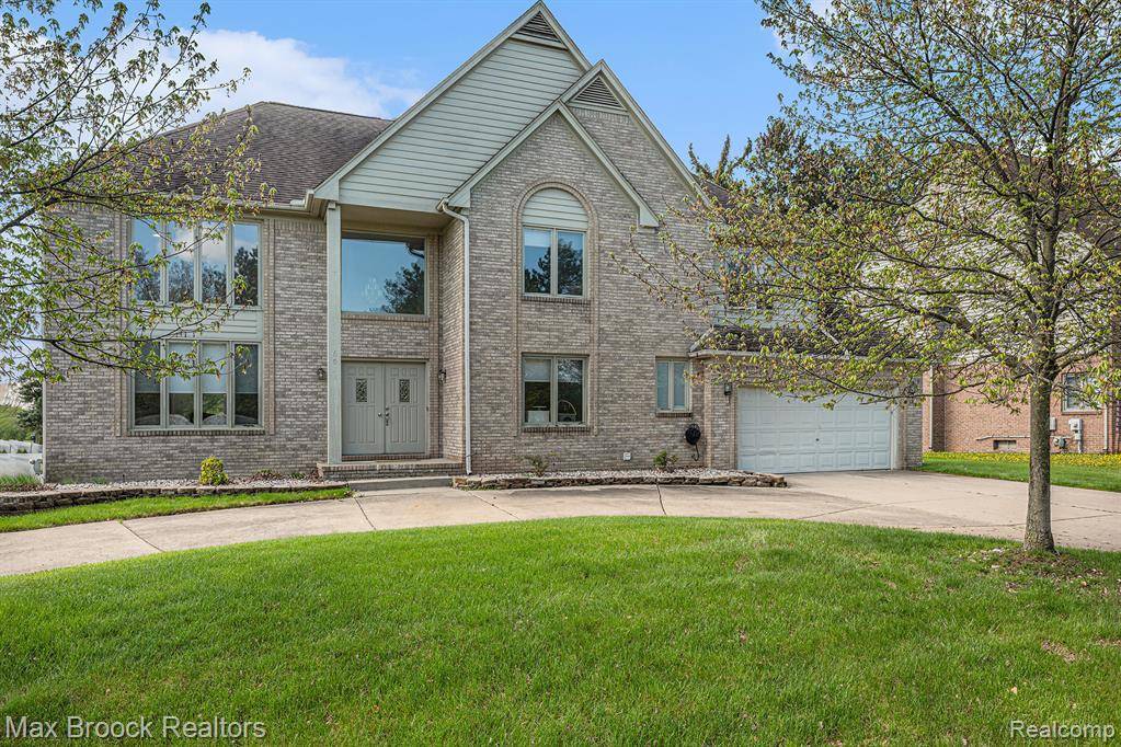 West Bloomfield, MI 48322 3196,6011 MAPLE FOREST