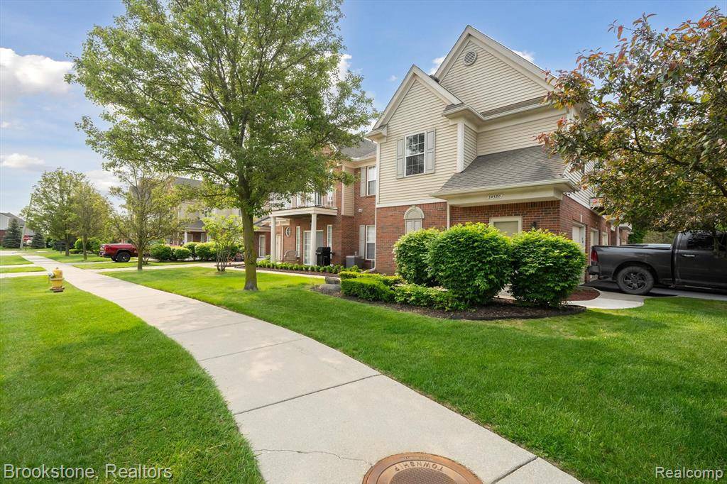 34580 NORTHRUP Drive, Chesterfield, MI 48047 3183