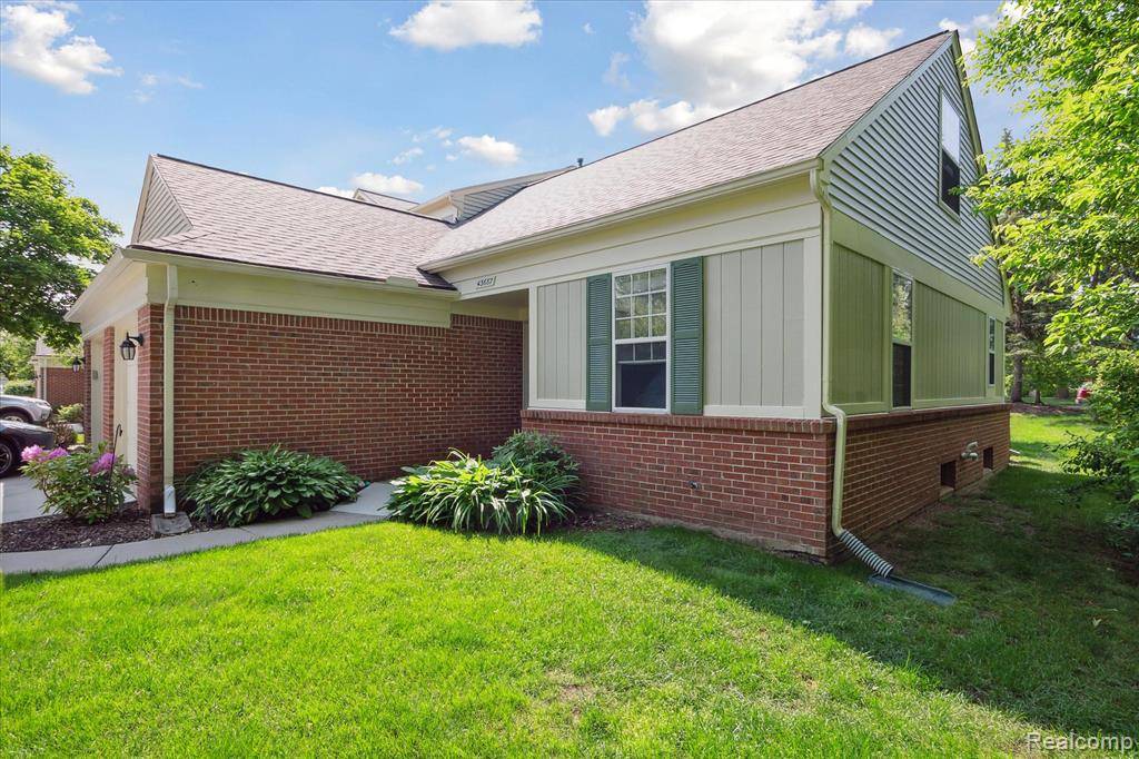 Canton, MI 48188 1770,43687 Christopher Court