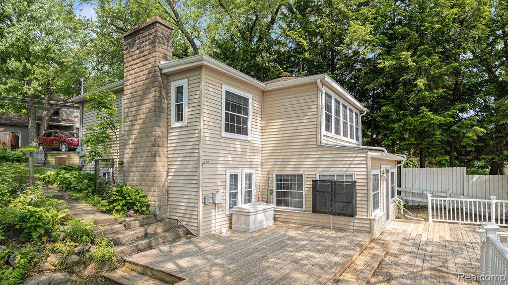 6288 Buckshore Drive, Whitmore Lake, MI 48189 9724