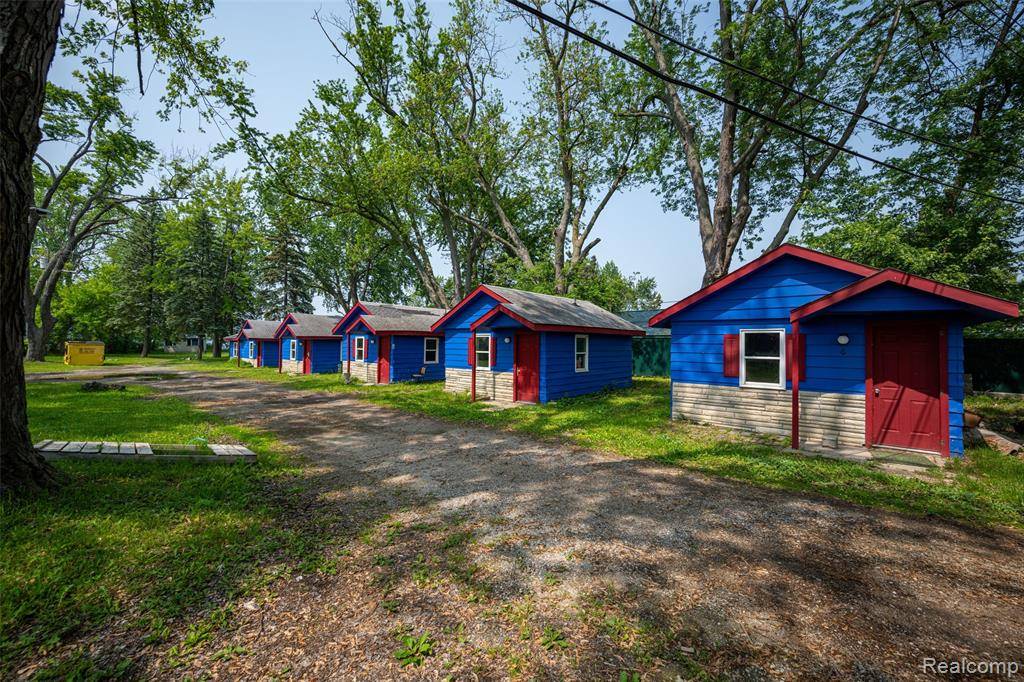 White Lake, MI 48386 2013,8230 Highland Road