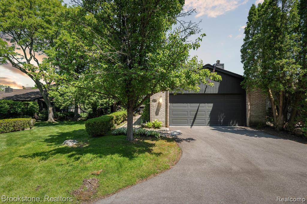 4279 Wabeek Lake Drive, Bloomfield Hills, MI 48302 1664