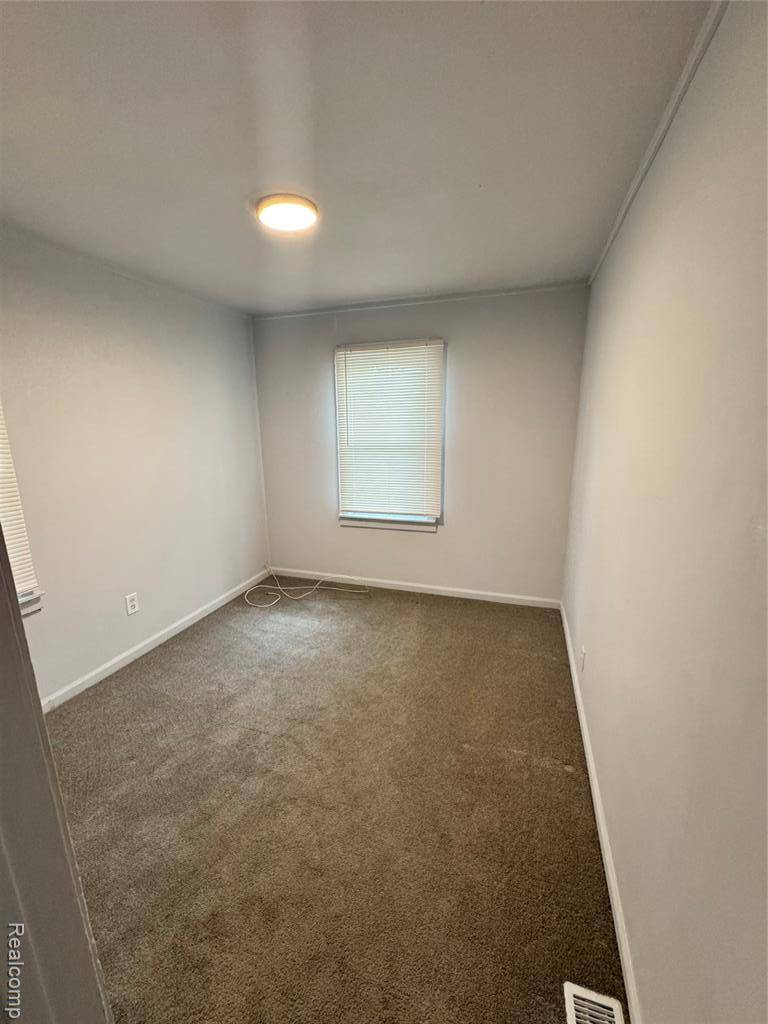 Warren, MI 48089 1731,11019 Essex Avenue