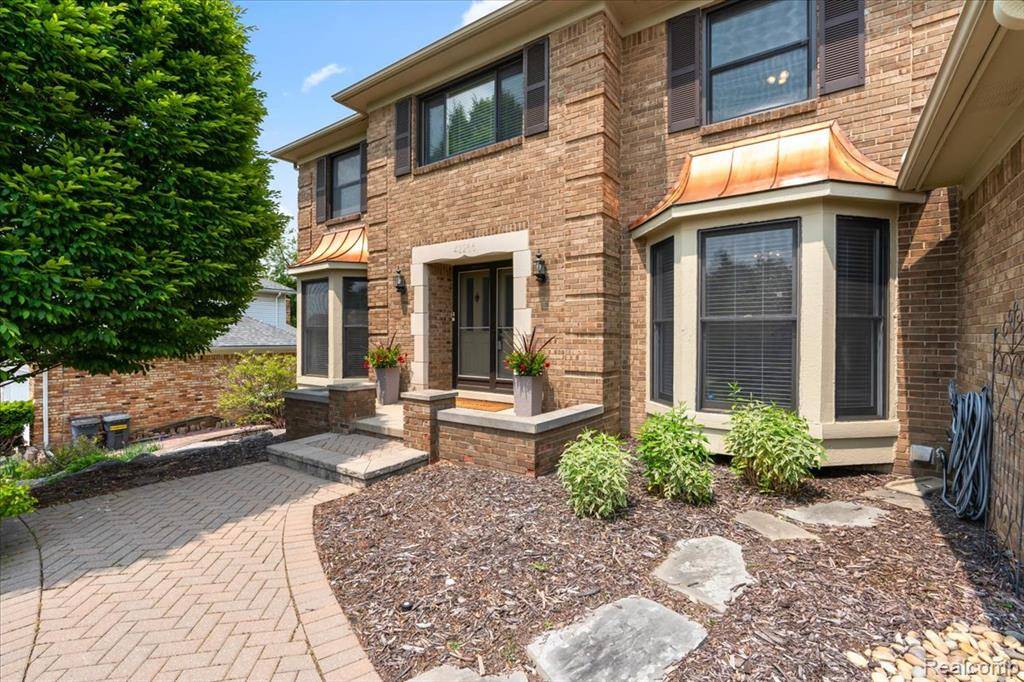 Northville, MI 48168 2247,42266 Waterfall Road