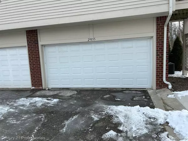 Warren, MI 48092 6310,29855 Fox Run Circle