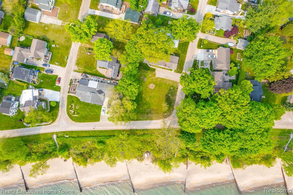 Lexington, MI 48450 8876,7102 Lakeview Drive
