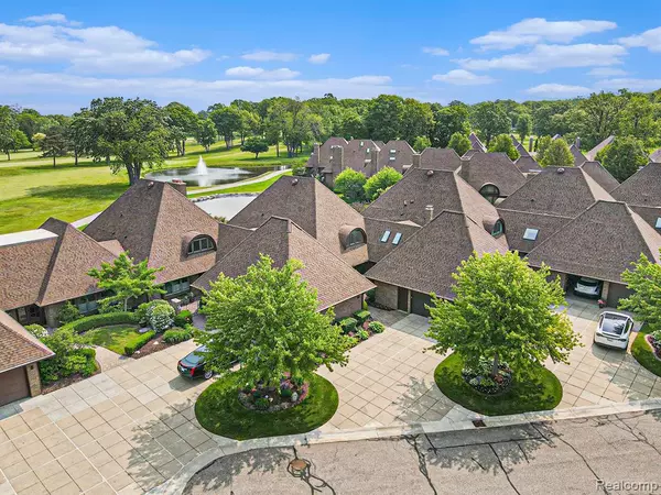 9095 S Saginaw Road, Grand Blanc, MI 48439 9579