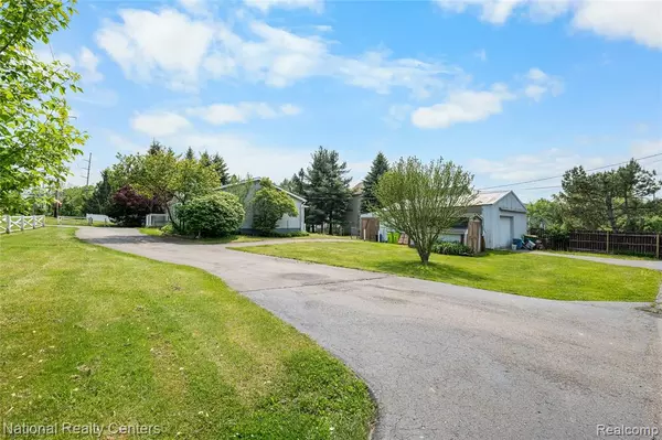 Auburn Hills, MI 48326 1168,4065 Manitoba Street