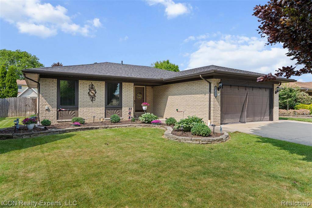 Sterling Heights, MI 48310 2349,2629 Mellowood Drive