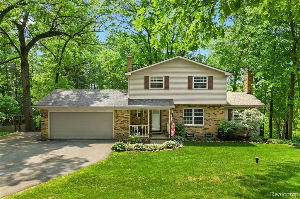 Hartland, MI 48353 1101,3783 Glen Hills Drive