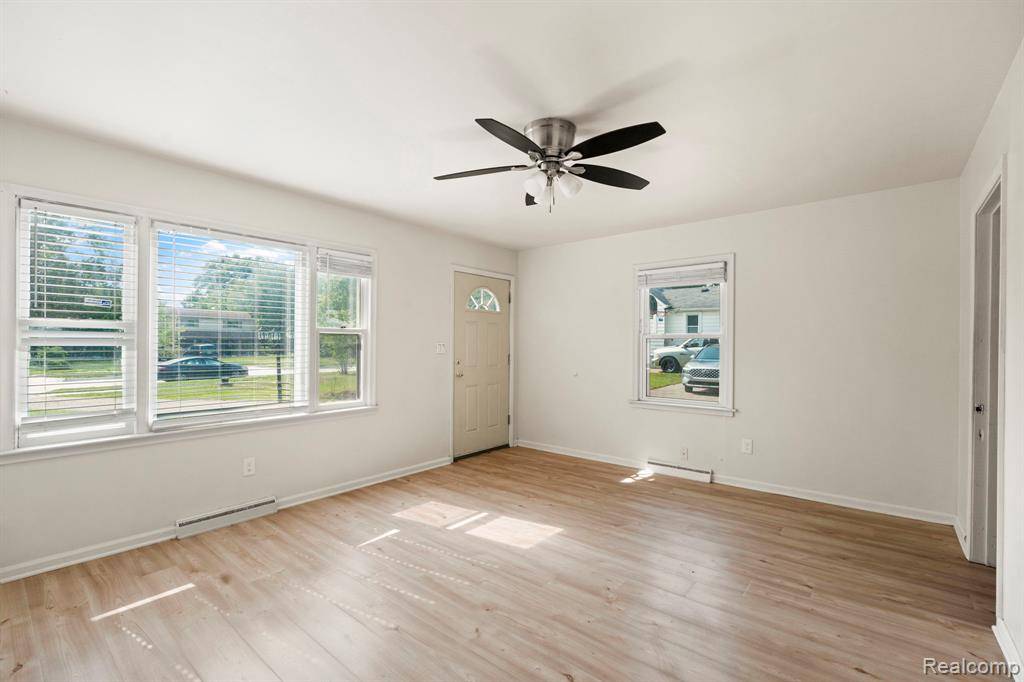 Warren, MI 48091 3169,23808 Beierman Avenue